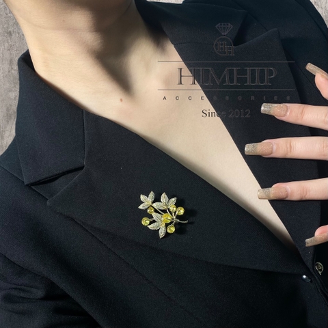 Trâm, Ghim Cài Áo HimHip Lá Ô Liu Vàng Sang Trọng HKCC Đính Phale 3*4cm
