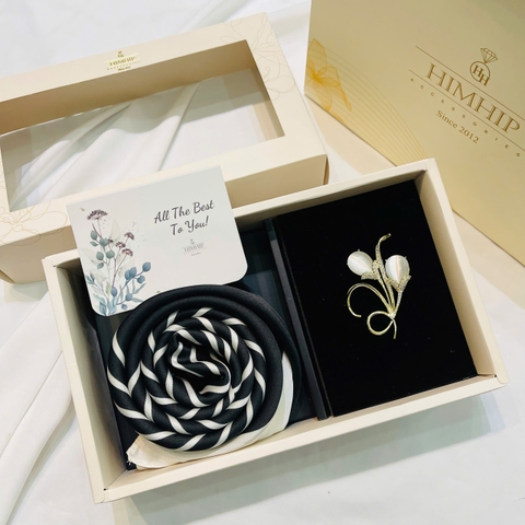 Set Quà HimHip Khăn Lụa Vuông 70*70cm & Cài Áo Kèm Túi Hộp Thiệp - 1131