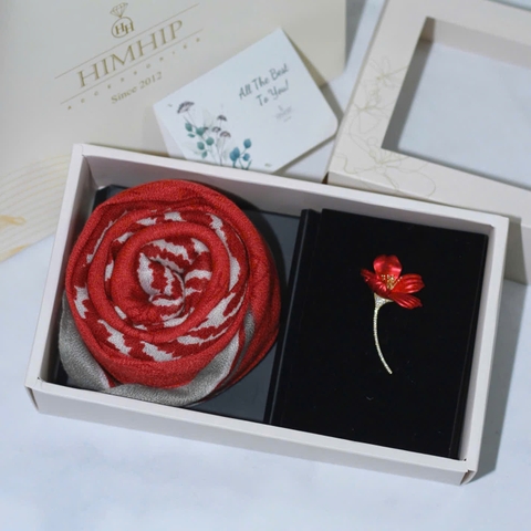 Set Quà HimHip Khăn Lụa Vuông 90*90cm & Cài Áo Kèm Túi Hộp Thiệp - 1154