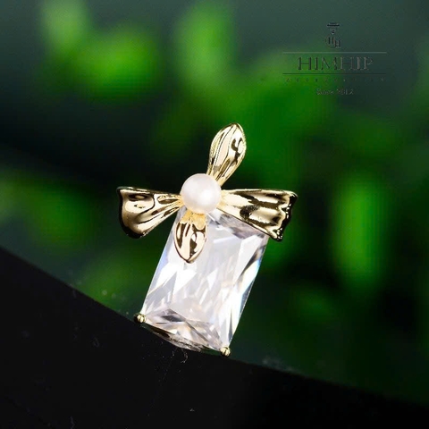 Pin Cài Cúc HimHip HKCC Hộp Quà Phale Nơ Nhỏ Gắn Nụ Trai Thật 1.9x2.4cm