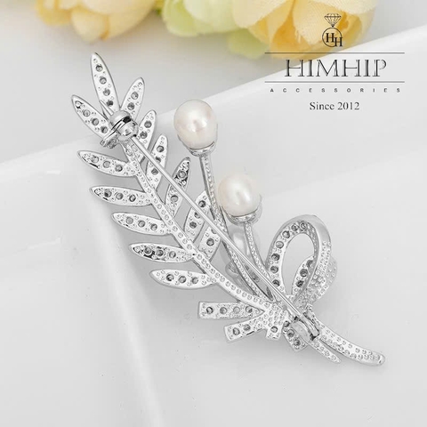 Ghim, Cài Áo HimHip HKCC Bó Tam Nụ Lộc Non Hạt Trai Thật 5.7x2.3cm