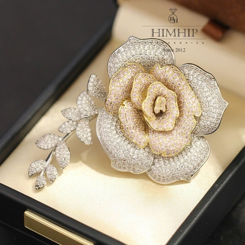 Trâm, Ghim Cài Áo HimHip HKCC Hoa Hồng Phale Phối Cành Lá Non 7*5.5cm