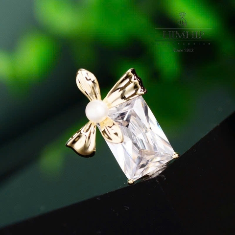 Pin Cài Cúc HimHip HKCC Hộp Quà Phale Nơ Nhỏ Gắn Nụ Trai Thật 1.9x2.4cm