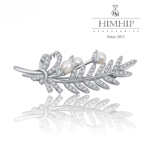 Ghim, Cài Áo HimHip HKCC Bó Tam Nụ Lộc Non Hạt Trai Thật 5.7x2.3cm
