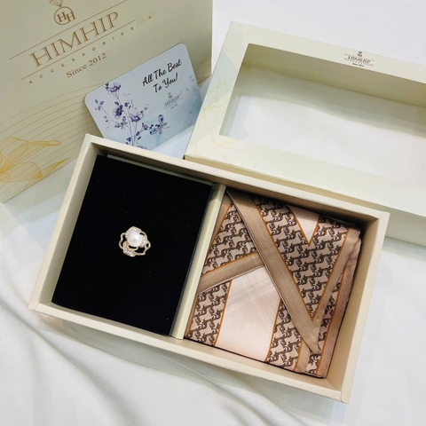 Set Quà HimHip 20/11 Khăn Lụa Tuban 95x10cm & Cài Áo Kèm Túi Hộp Thiệp - 1123