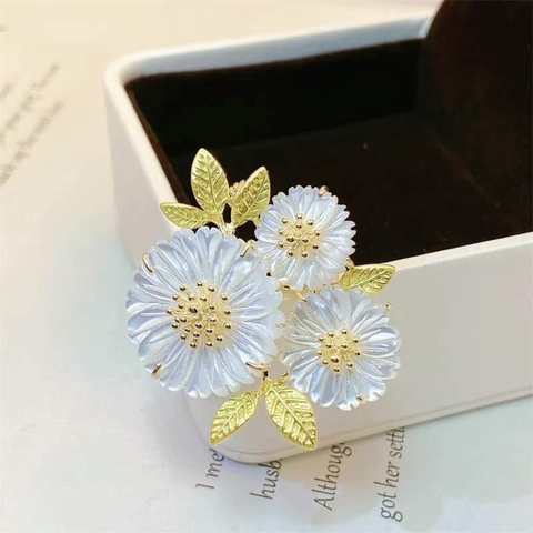 Trâm, Ghim Cài Áo HimHip 3 Hoa Cúc Hoạ Mi Thanh Lịch 3*3,5cm