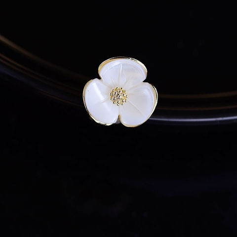 Pin Cài Áo HimHip Bông Hoa Sally Holmes Nụ Vàng Sang Trọng HKCC Mix Khảm Trai 1.3x1.35 cm