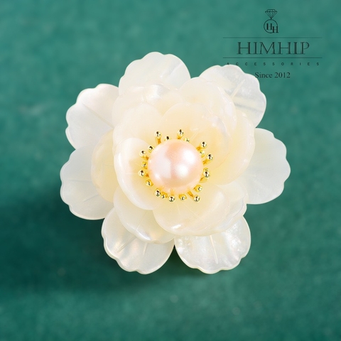 Trâm, Ghim Cài Áo HimHip Hoa Trắng Khảm Trai Sang Trọng HKCC Mix Trai 4cm