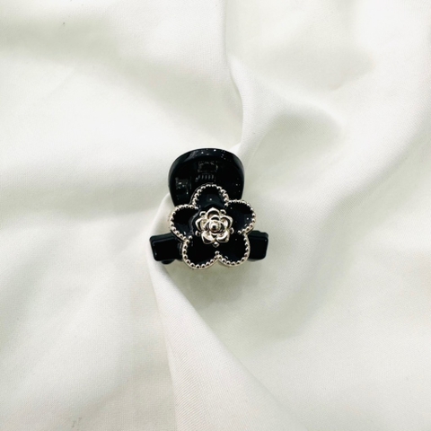 Kẹp Đỉnh HimHip Composite Hoa Nhỏ Thanh Lịch 6 Răng 2.1x2.1cm