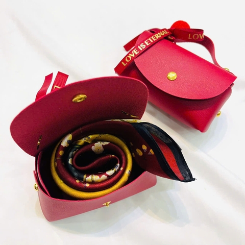 Set Quà Valentine 8/3 HimHip Khăn Lụa Cao Cấp 53*53cm Kèm Túi Thiệp - 102