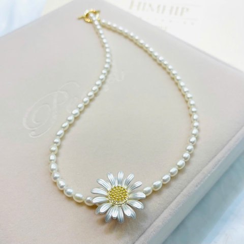 Set Trang Sức HimHip Vòng Cổ Trai Thật 4ly 40.5cm Mặt Cúc Hoa Mi Sang Trọng Kèm Hộp