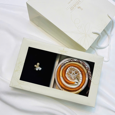 Set Quà Tặng HimHip Khăn Lụa Vuông 70*70 & Cài Khăn, Cài Áo Kèm Túi Hộp Thiệp - 360