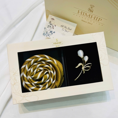 Set Quà HimHip Khăn Lụa Vuông 70*70cm & Cài Áo Kèm Túi Hộp Thiệp - 1132