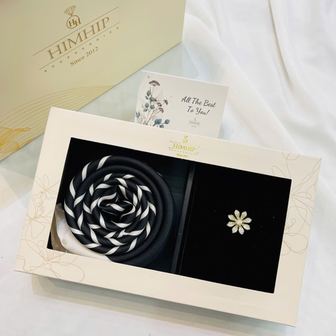 Set Quà HimHip Khăn Lụa Vuông 70*70cm & Cài Áo Kèm Túi Hộp Thiệp - 1135