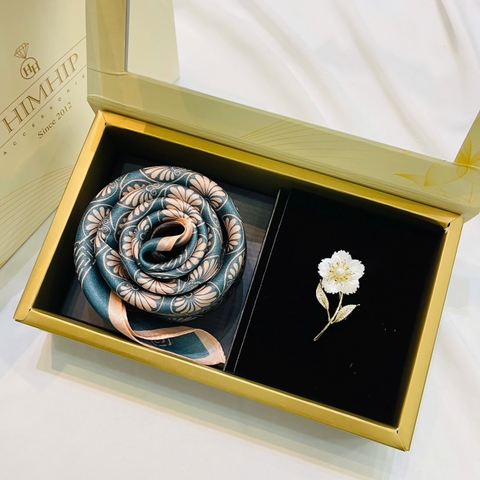 Set Quà HimHip Khăn Lụa Cao Cấp 53*53cm & Cài Áo Kèm Túi Hộp Thiệp - 1148