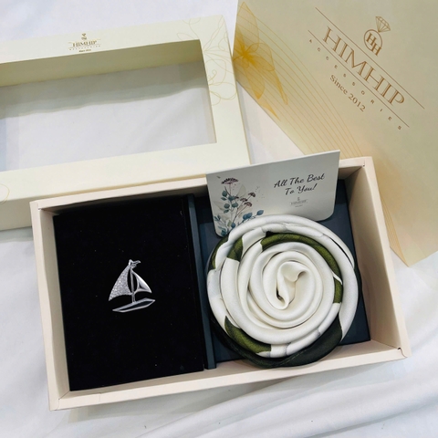 Set Quà HimHip 20/11 Khăn Lụa Vuông 70*70cm & Cài Áo Kèm Túi Hộp Thiệp - 1128