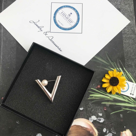 Trâm, Ghim Cài Áo HimHip Chữ V Thanh Lịch HKCC Mix Trai 3,5cm