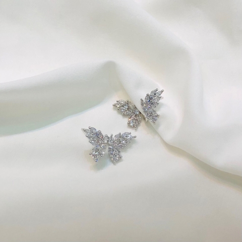 Khuyên Tai Nụ HimHip Bươm Bướm Trắng Sang Trọng HKCC Đính Phale 2.8x1.5cm