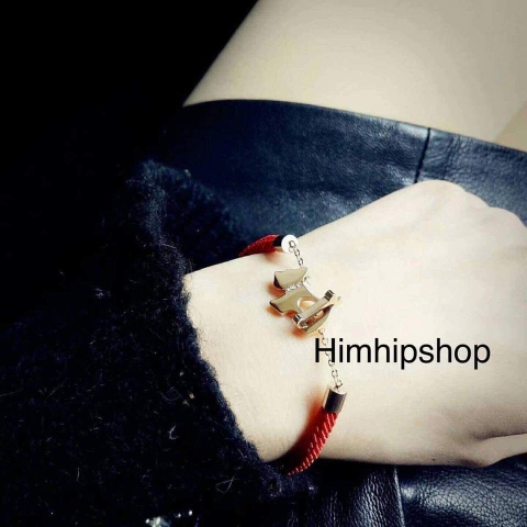 Vòng tay bện dây đỏ to charm chú chó