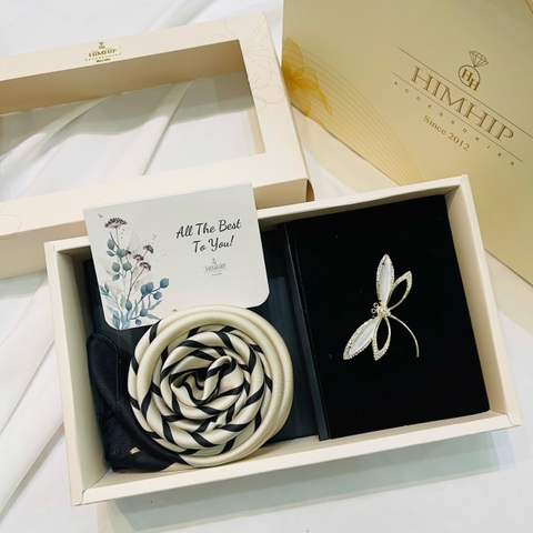 Set Quà HimHip Khăn Lụa Vuông 70*70cm & Cài Áo Kèm Túi Hộp Thiệp - 1133