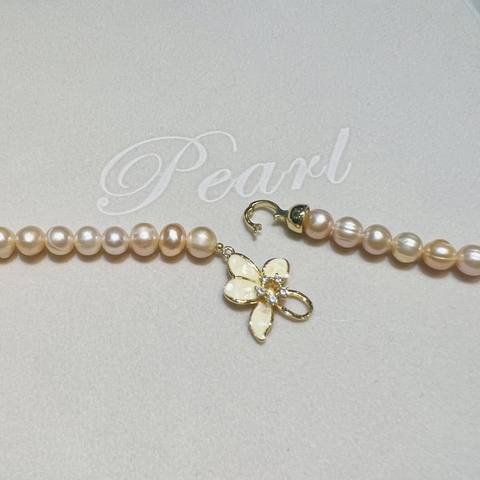 Vòng Tay HimHip Trai Thật Khóa Mặt Hoa 4 Cánh Nhụy Phale Sang Trọng 18cm