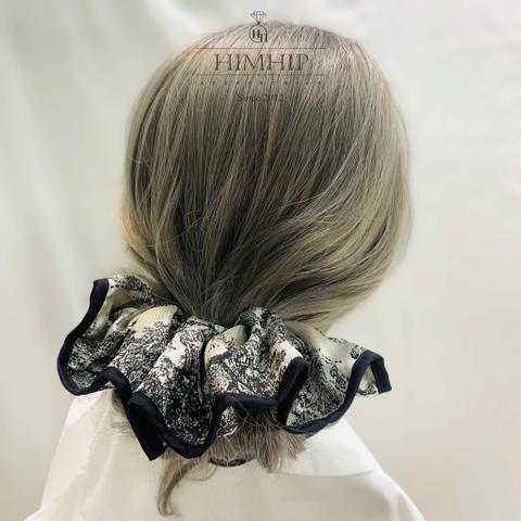 Scrunchies HimHip Phối Vải Viền Đen Hoạ Tiết Cổ Điển 16cm