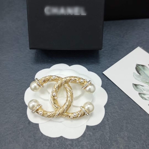 Trâm, Ghim Cài Áo Chanel Xoắn Đá Mix Trai Sang Trọng  3.2*5cm