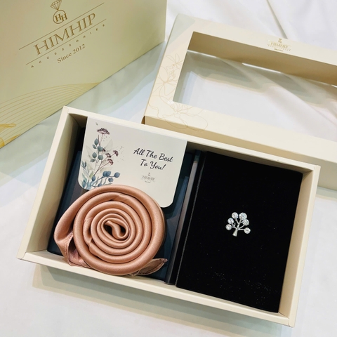 Set Quà HimHip Khăn Lụa Cao Cấp 53*53cm & Cài Áo Kèm Túi Hộp Thiệp - 1143