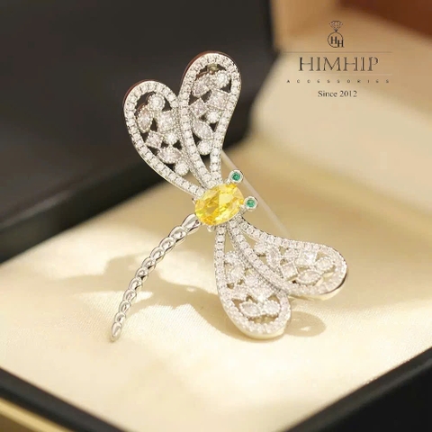 Trâm, Ghim Cài Áo HimHip HKCC Chuồn Kim Phale 3.2*4.2cm