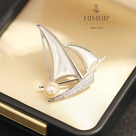 Trâm, Ghim Cài Áo HimHip HKCC Thuyền Buồm Khảm Trai Phối Trai Thật Cao Cấp 4*4.5cm nam nữ