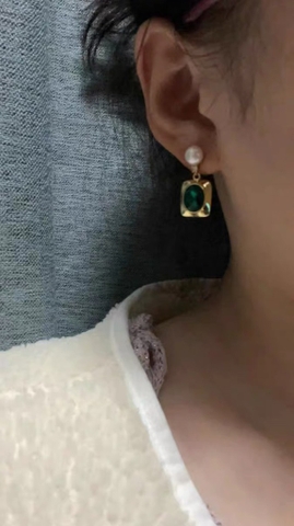 Khuyên Tai Ngắn HimHip Mặt Vuông Xanh Sang Trọng HKCC Mix Ngọc Trai Thật 1x2.5cm