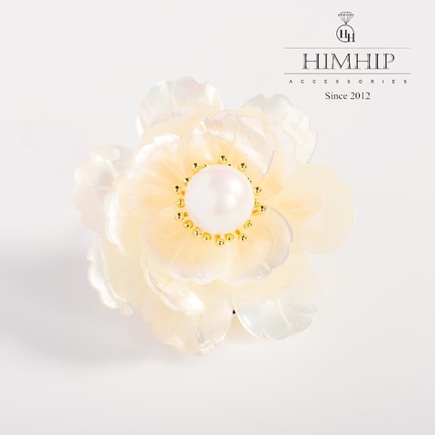 Trâm, Ghim Cài Áo HimHip Hoa Trắng Khảm Trai Sang Trọng HKCC Mix Trai 4cm