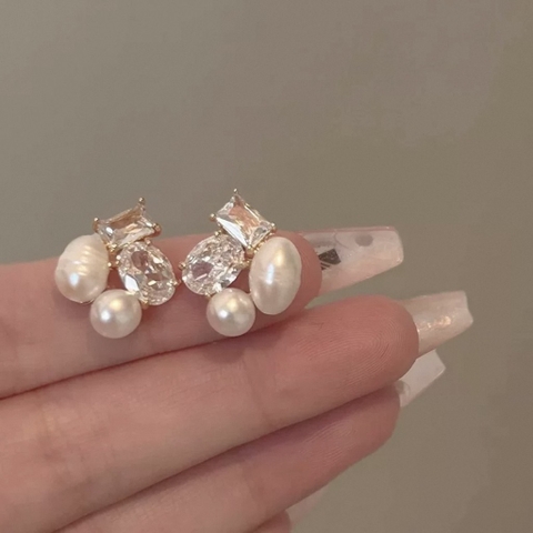 Khuyên Tai Nụ HimHip Mặt Vuông Viền Vàng Sang Trọng HKCC Đính Phale, Trai Thật 1cm