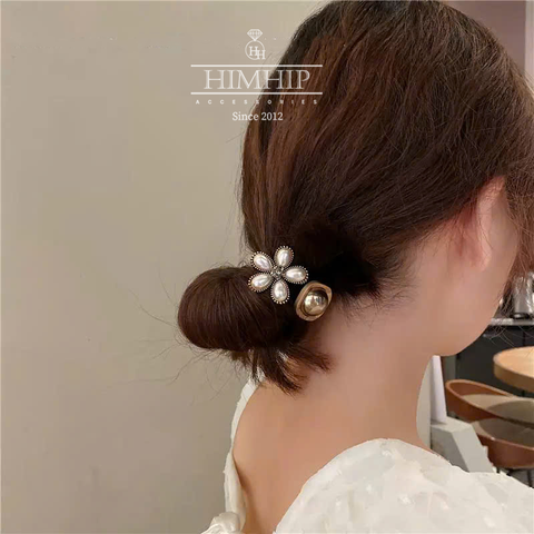 Dây Buộc Tóc HimHip Hoa Giả Trai 5 Cánh Nụ Phale 3cm Phối Charm Vuông 2.5cm Thanh Lịch