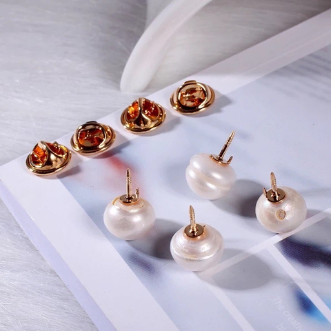[Thiết kế] Pin Cài Áo HimHip Nụ Trai Trắng Sang Trọng HKCC Mix Trai Thật 0.8x1.6cm (Màu kim loại ngẫu nhiên)