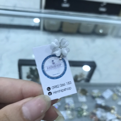 Pin Cài Áo HimHip Cỏ 4 Lá Trắng May Mắn Sang Trọng HKCC Đính Phale 1.5x2cm