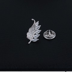 Pin Cài Áo HimHip Chiếc Lá Thanh Lịch HKCC Đính Phale 1x2cm