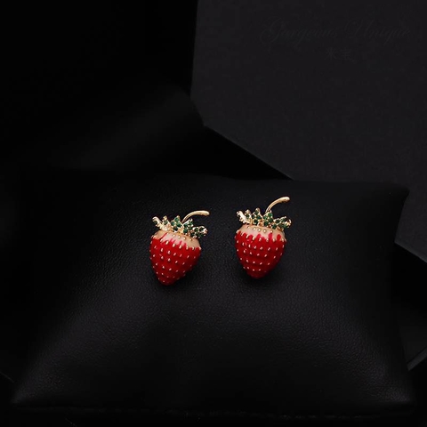 Khuyên Tai Nụ HimHip Quả Dâu Tây Đáng Yêu HKCC 1x1.8cm