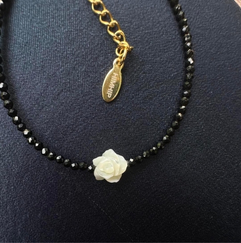 Vòng tay choker đá đen 2ly mix mặt hoa hồng 16cm
