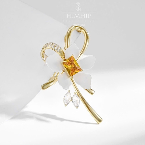 Trâm, Ghim Cài Áo HimHip Hoa Thủy Tiên 5 Cánh Quý Phái HKCC Đính Phale 3*6cm