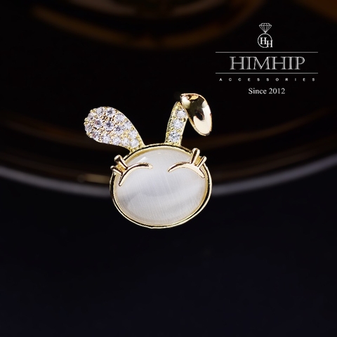 Pin Cài Áo HimHip Thỏ Mắt Híp Đáng Yêu HKCC Đính Phale 1,3*1,6cm
