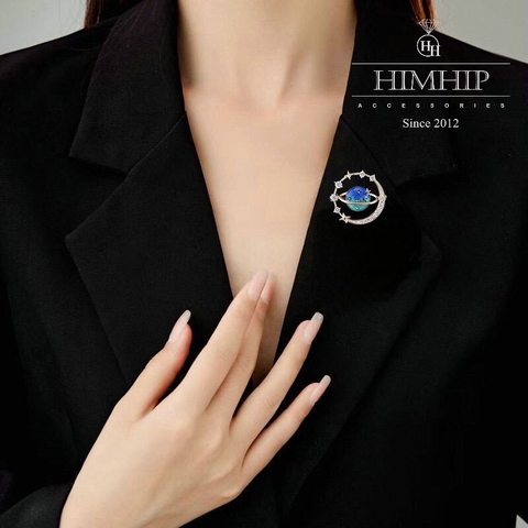 Trâm, Ghim Cài Áo Nhỏ HimHip Hành Tinh Cùng Vòng Tròn Vũ Trụ Thanh Lịch HKCC Đính Phale 2,5cm nam nữ