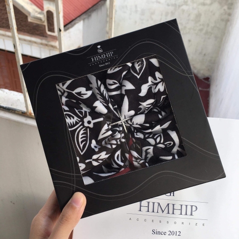 Set quà tặng khăn lụa vuông khổ 70 kèm cài khăn - 169 (giá đã bao gồm túi hộp, không kèm thiệp)
