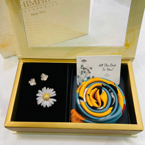 Set Quà HimHip Khăn Lụa Vuông 70x70cm & Cài Áo, Khuyên Tai Kèm Túi Hộp Thiệp - 599