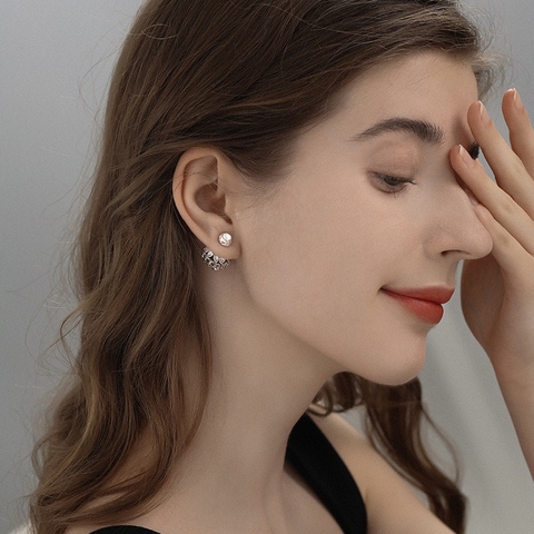 Khuyên Tai Nụ HimHip Mặt Chữ DIOH Sang Trọng HKCC Đính Phale 1.8x2.3cm