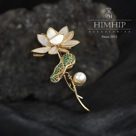 Trâm, Ghim Cài Áo HimHip Hoa Sen Duyên Dáng HKCC Đính Trai 6*3cm HPBD
