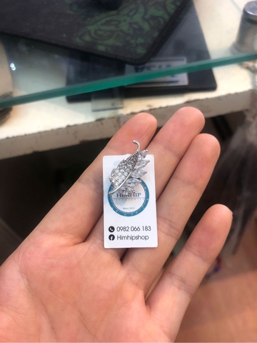 Pin Cài Áo HimHip Chiếc Lá Thanh Lịch HKCC Đính Phale 1x2cm