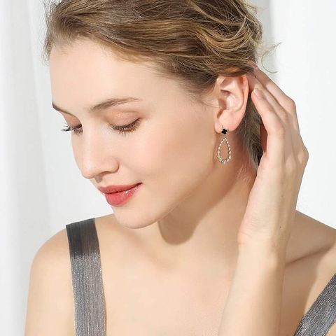 Khuyên Tai Ngắn HimHip Giọt Nước Phối Hoa 4 Cánh Sang Trọng HKCC Đính Phale 1.5x3.5cm