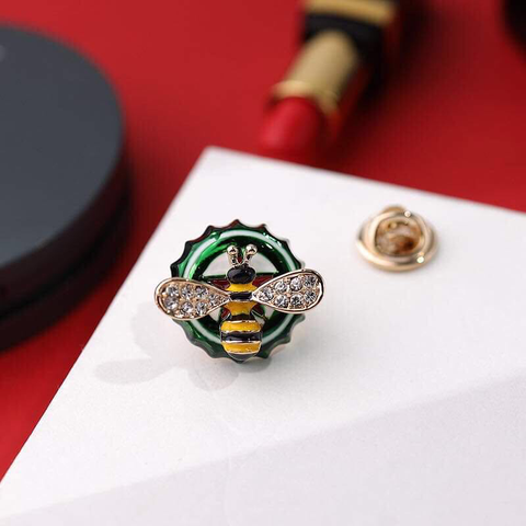 Pin Cài Áo HimHip Nam Nữ Ong Vàng Đậu Nắp Bia Cá Tính HKCC Đính Phale 2cm
