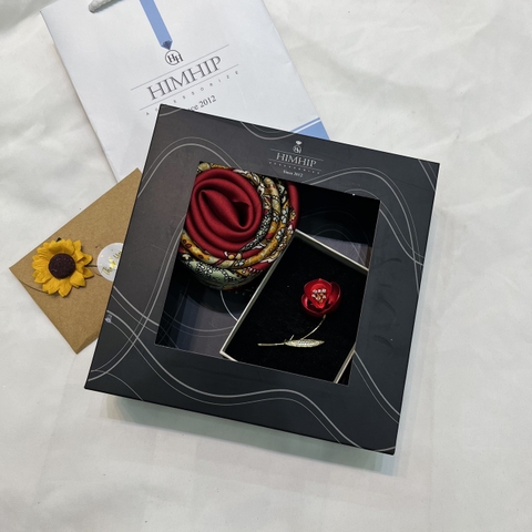 Set Quà Tặng Khăn Lụa Vuông Khổ 70 Kèm Cài Áo - 175 (combo đã bao gồm túi hộp thiệp)